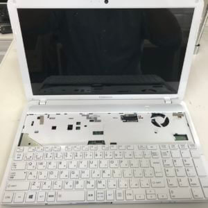 ≪修理事例≫キーボード交換修理(TOSHIBA T552/36GW)の記事画像