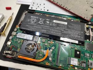 画面割れジャンク 富士通 lifebook uh75/b3 IMG_3800-300x225.jpg