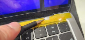MacBook Air M2液晶割れ MacBook Air M2 A2681の液晶修理 画面割れ パネル交換