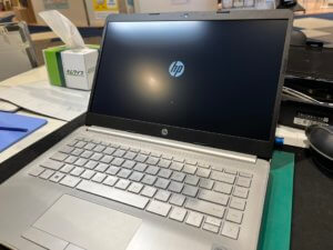 液晶が割れてしまった！【HP 14s-cf2500tu】の記事画像
