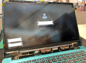 液晶が割れてしまった！【acer SwiftSF314】の記事画像