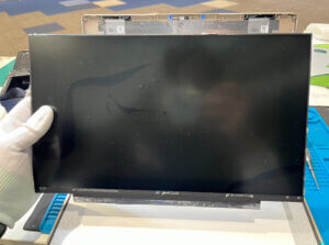 液晶が割れてしまった！【Lenovo IdeaPad1】の記事画像