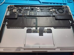 突然MacBookが起動しない！ 【Apple MacBook Air A1466】 - パソコン