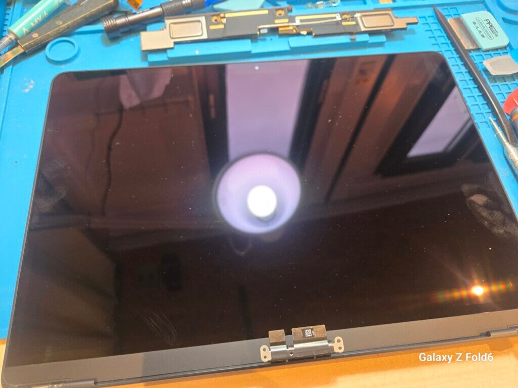 M2 MacBook air 画面破損 滋賀でMacBook Air M2の画面修理！即日交換でデータもそのまま【実際の