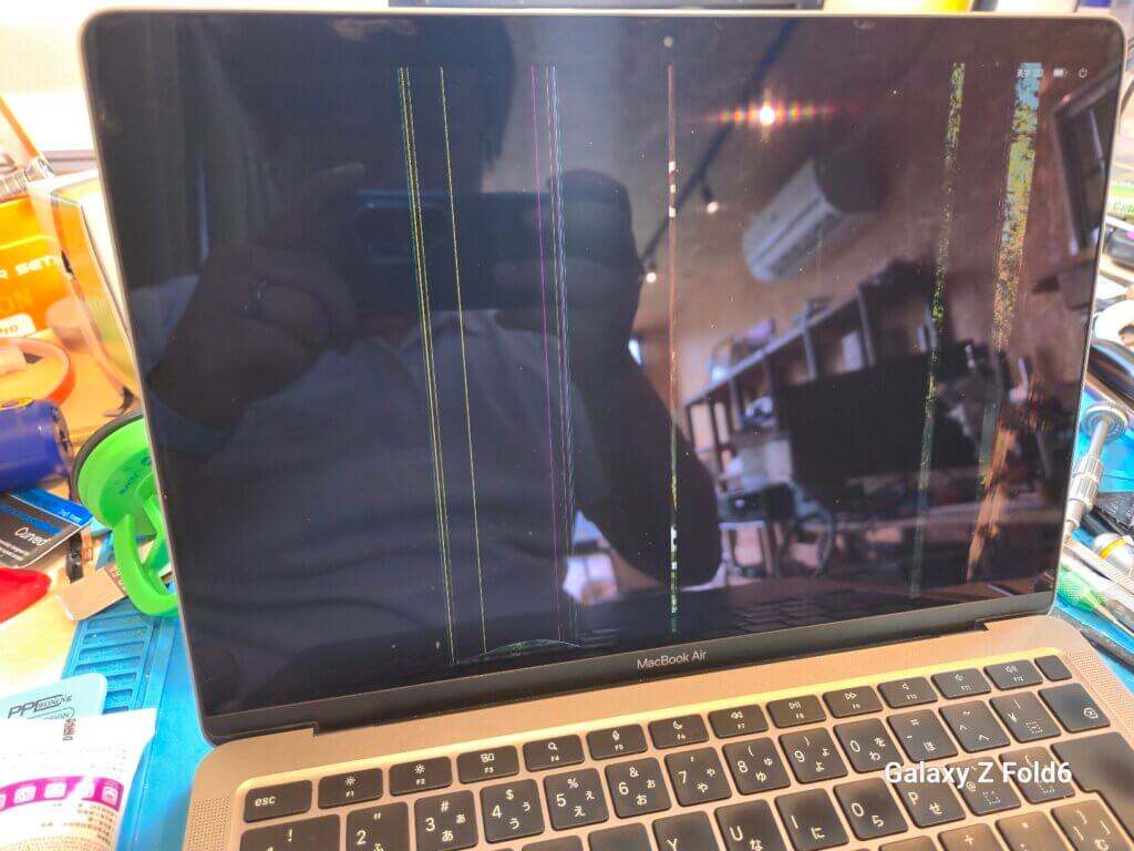 MacBook Air M1 放電回数22 画面割れ MacBook Air M1 放電回数22 画面割れ - メルカリ