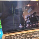 MacBookの液晶が割れてしまった！　MacBook M1 Air A2337の写真