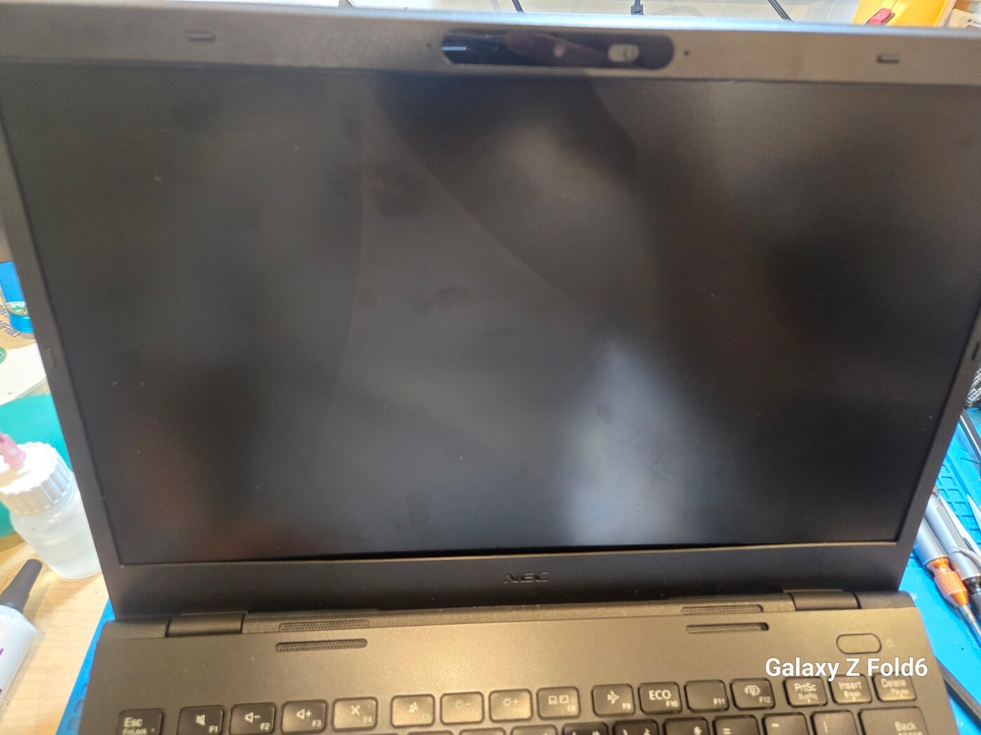パソコンの液晶が割れてしまった！ 富士通 LIFEBOOK WU2/J3 液晶