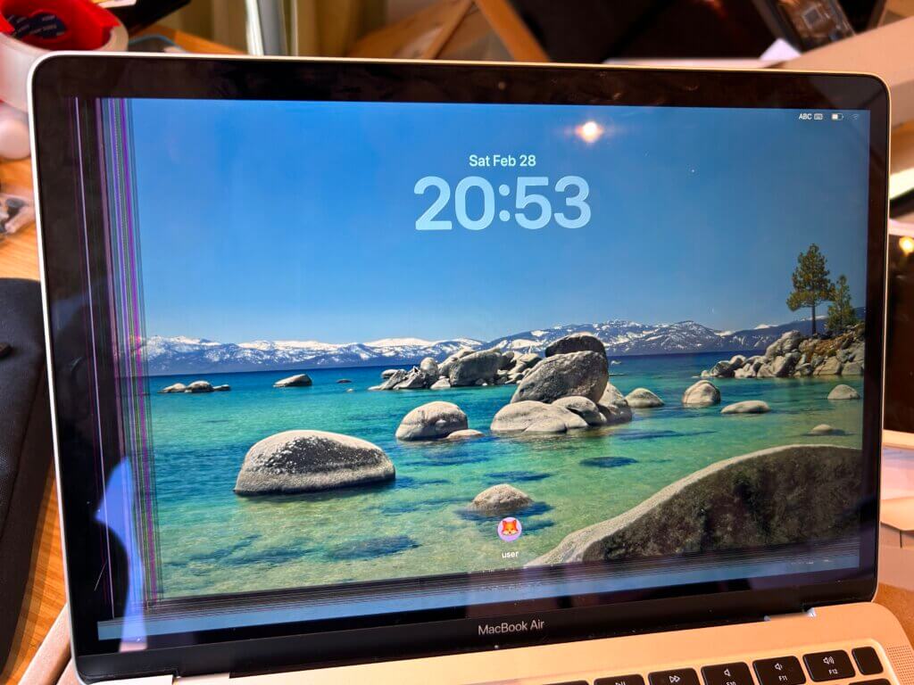 本日の修理）MacBook M1 Air A2337液晶交換 - パソコン修理・データ